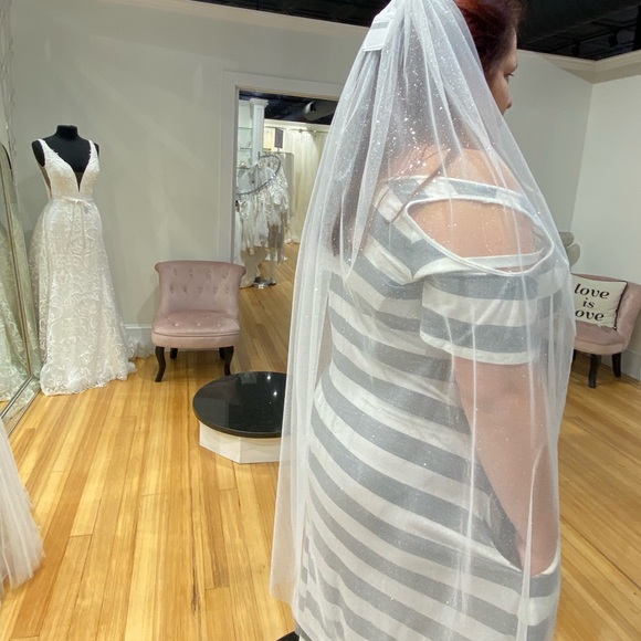 Brand new sparkle veil - Picture 4 of 4